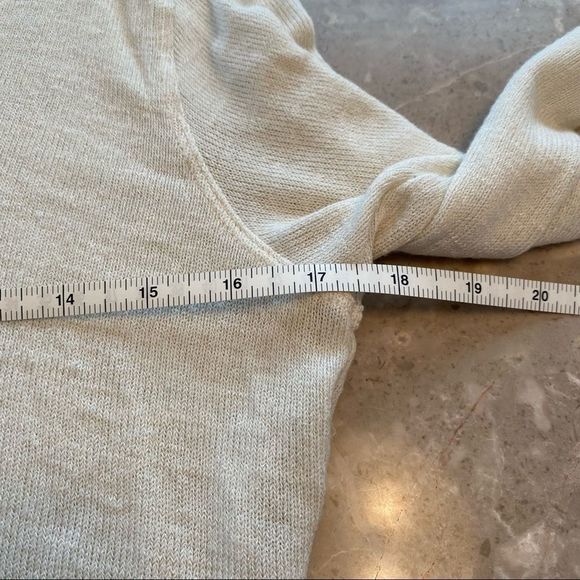 Hard Tail women’s v neck long sleeve sweater Cream.Size XS - Picture 2 of 8